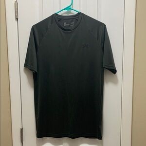 Under Armour Men's dark green loose heat gear